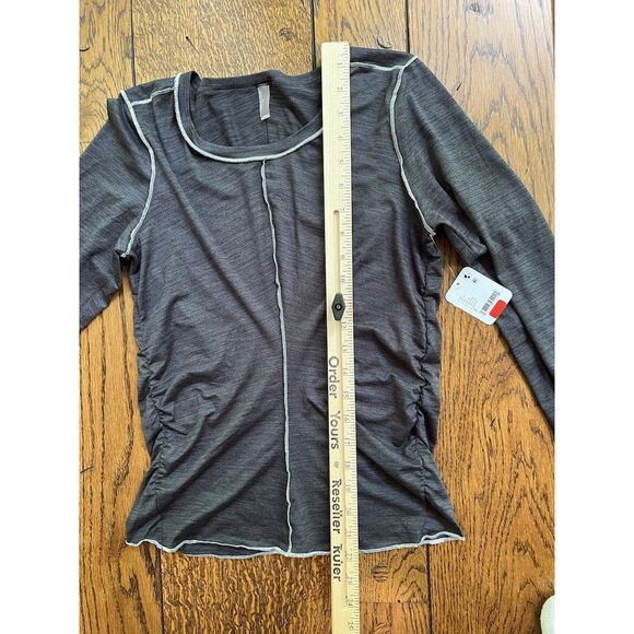 Free People Movement Right On Run Long Sleeve Layer Scrunch Sides Size Small NWT - Picture 5 of 6
